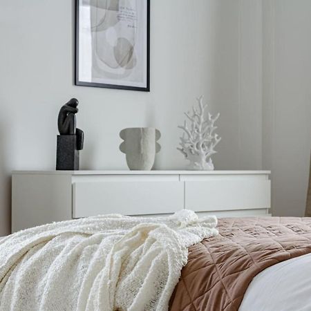 Budget Comfort On Trendy Soedermalm Estocolmo Exterior foto