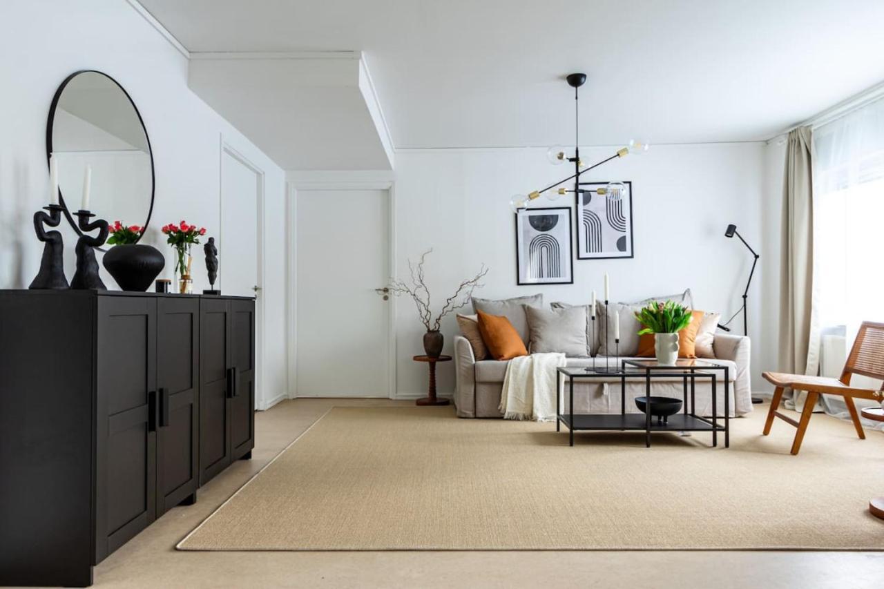 Budget Comfort On Trendy Soedermalm Estocolmo Exterior foto