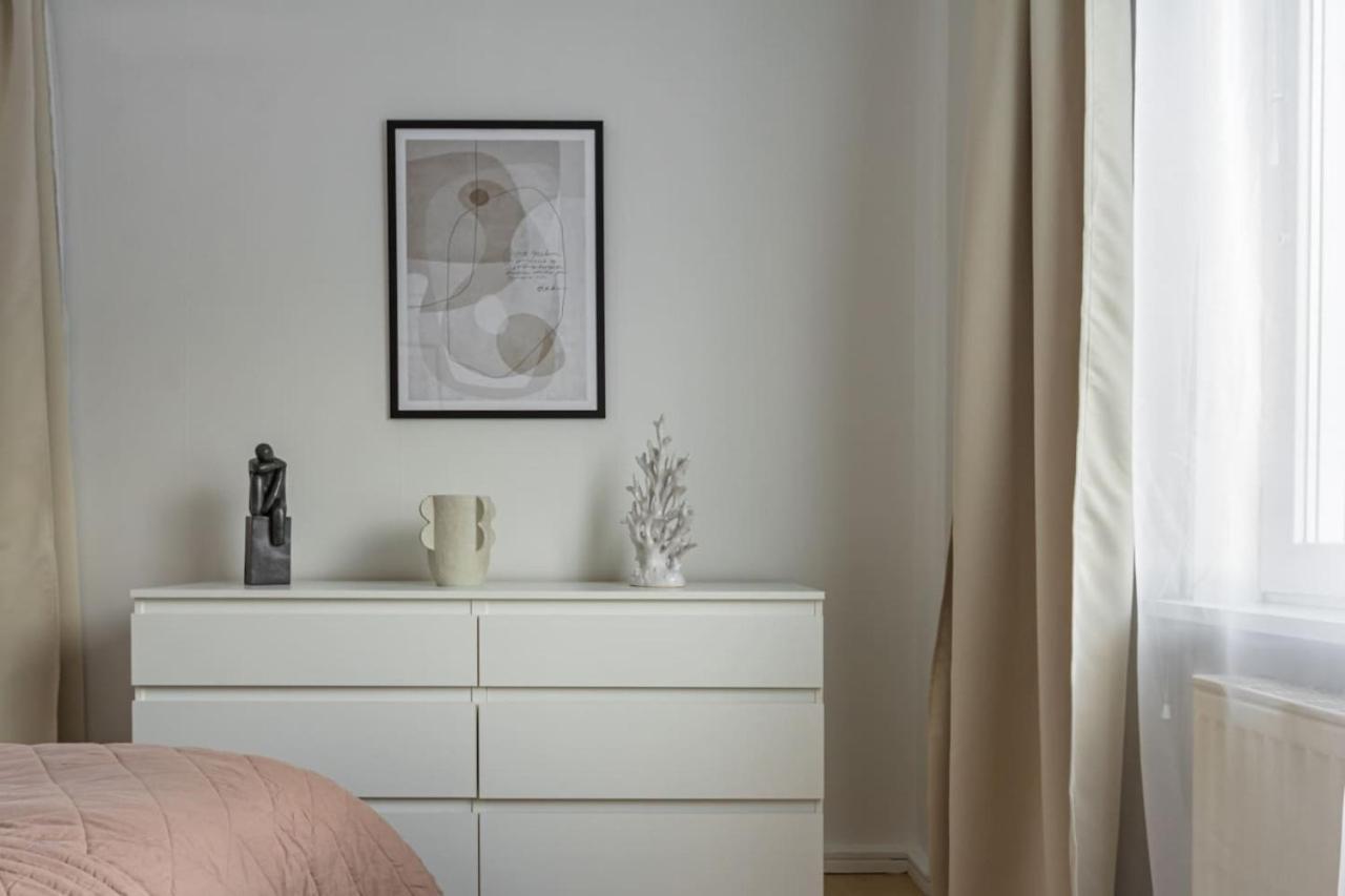 Budget Comfort On Trendy Soedermalm Estocolmo Exterior foto