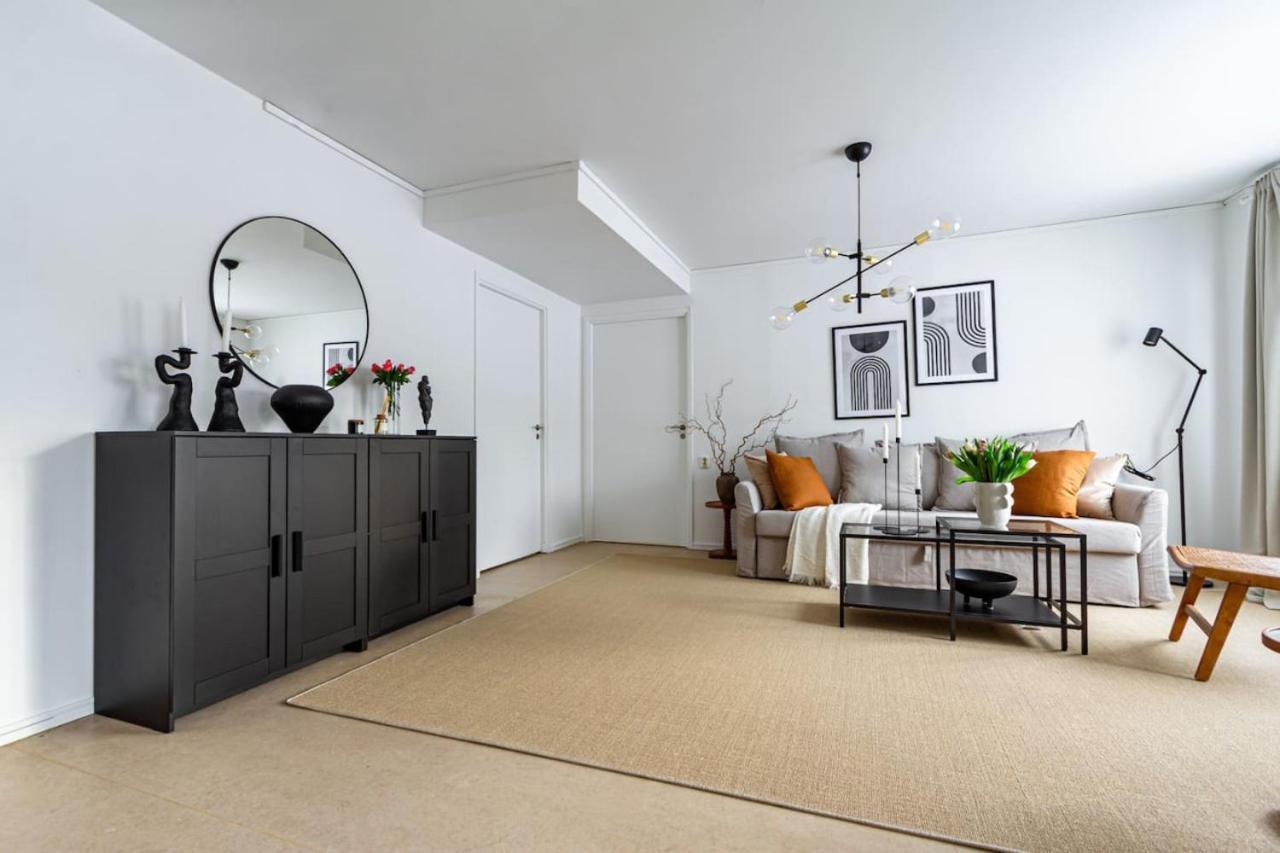 Budget Comfort On Trendy Soedermalm Estocolmo Exterior foto