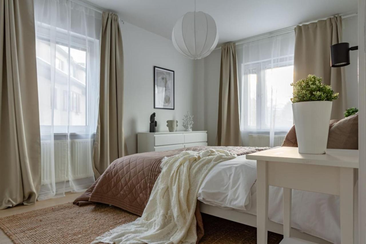 Budget Comfort On Trendy Soedermalm Estocolmo Exterior foto