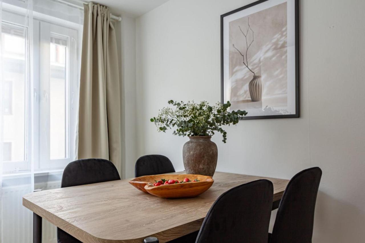 Budget Comfort On Trendy Soedermalm Estocolmo Exterior foto
