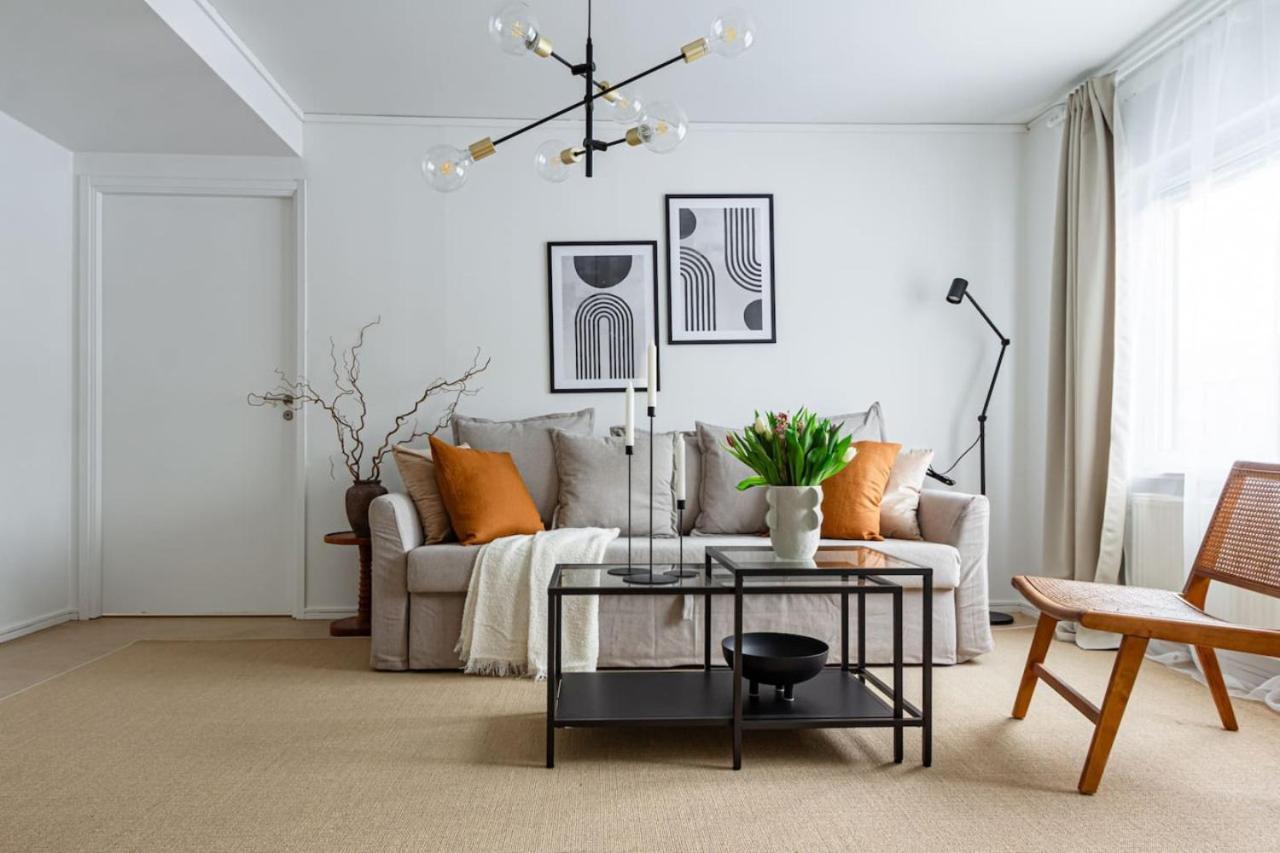 Budget Comfort On Trendy Soedermalm Estocolmo Exterior foto